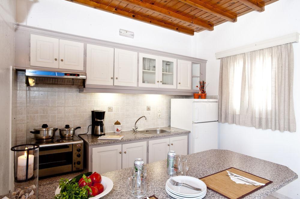 Filoxenia Apartments Ornos  Exterior photo