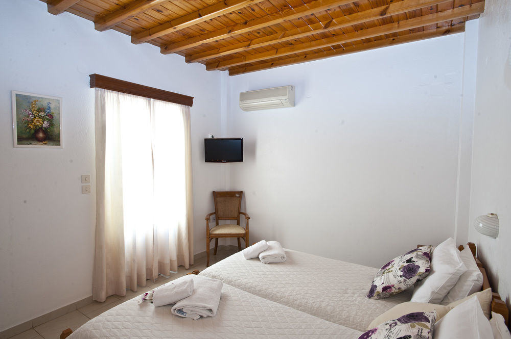 Filoxenia Apartments Ornos  Exterior photo