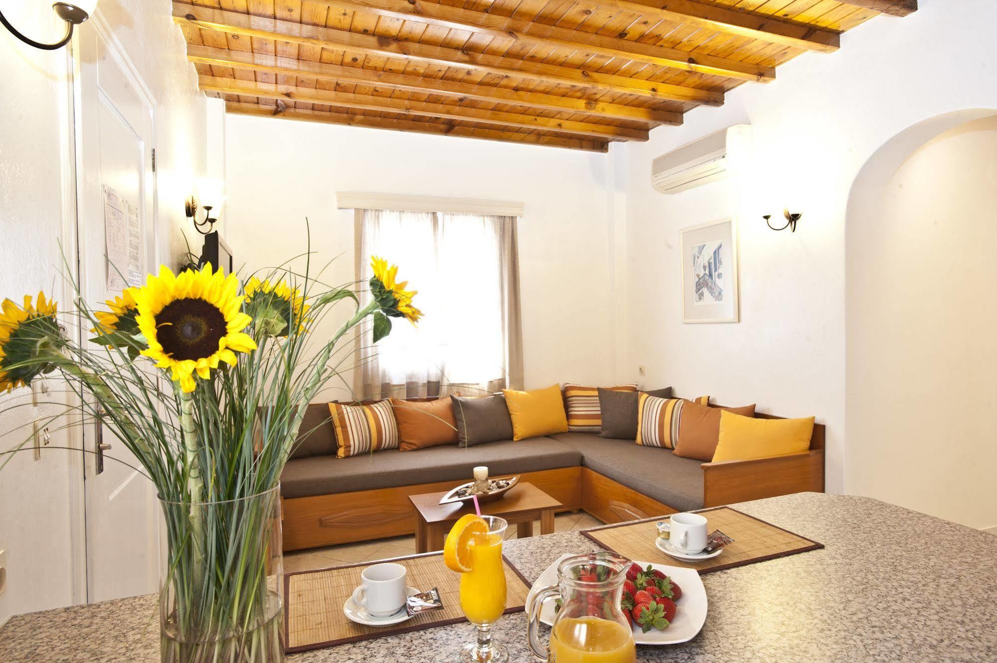 Filoxenia Apartments Ornos  Exterior photo